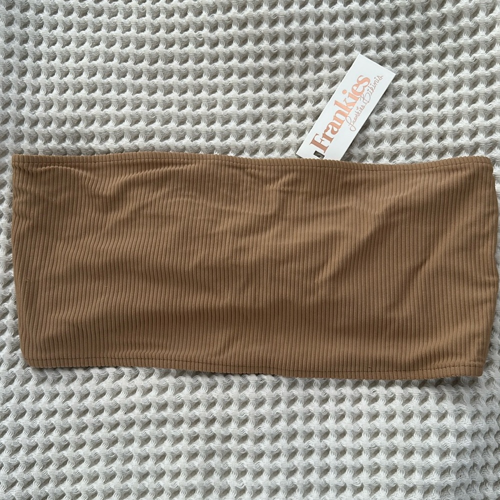 NWT Frankie’s Bikinis Jenna top in Sand, size Large